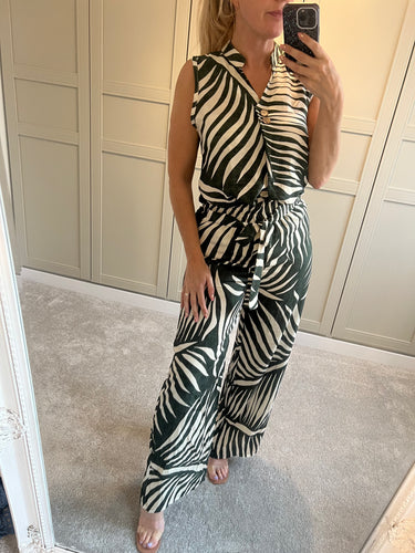 Wide leg leaf print trousers